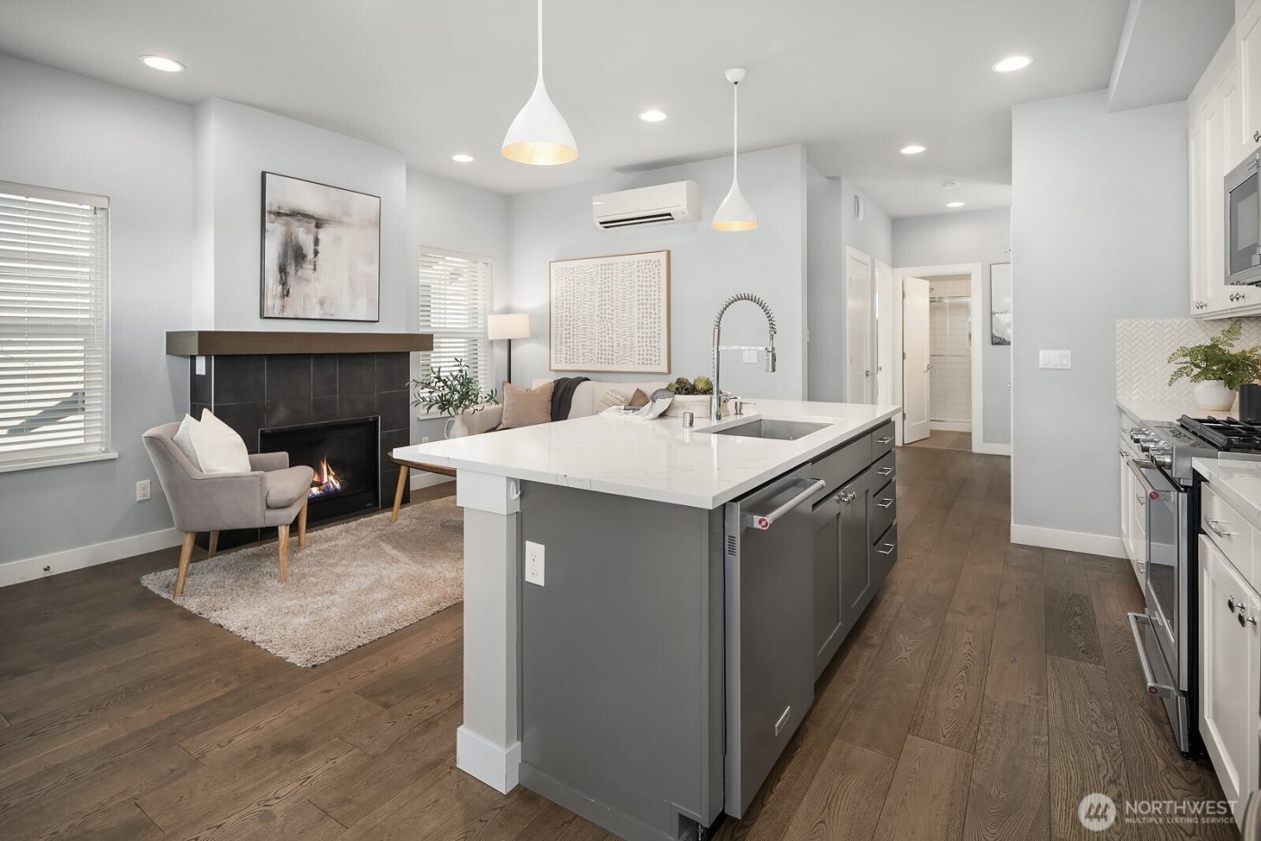 22773 SE 14th Court #10, Sammamish, WA 98075