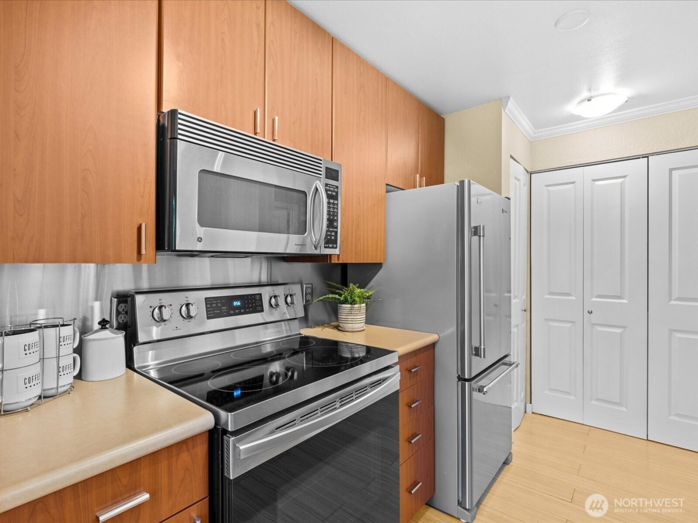 11807 100th Avenue NE #B101, Kirkland, WA 98034