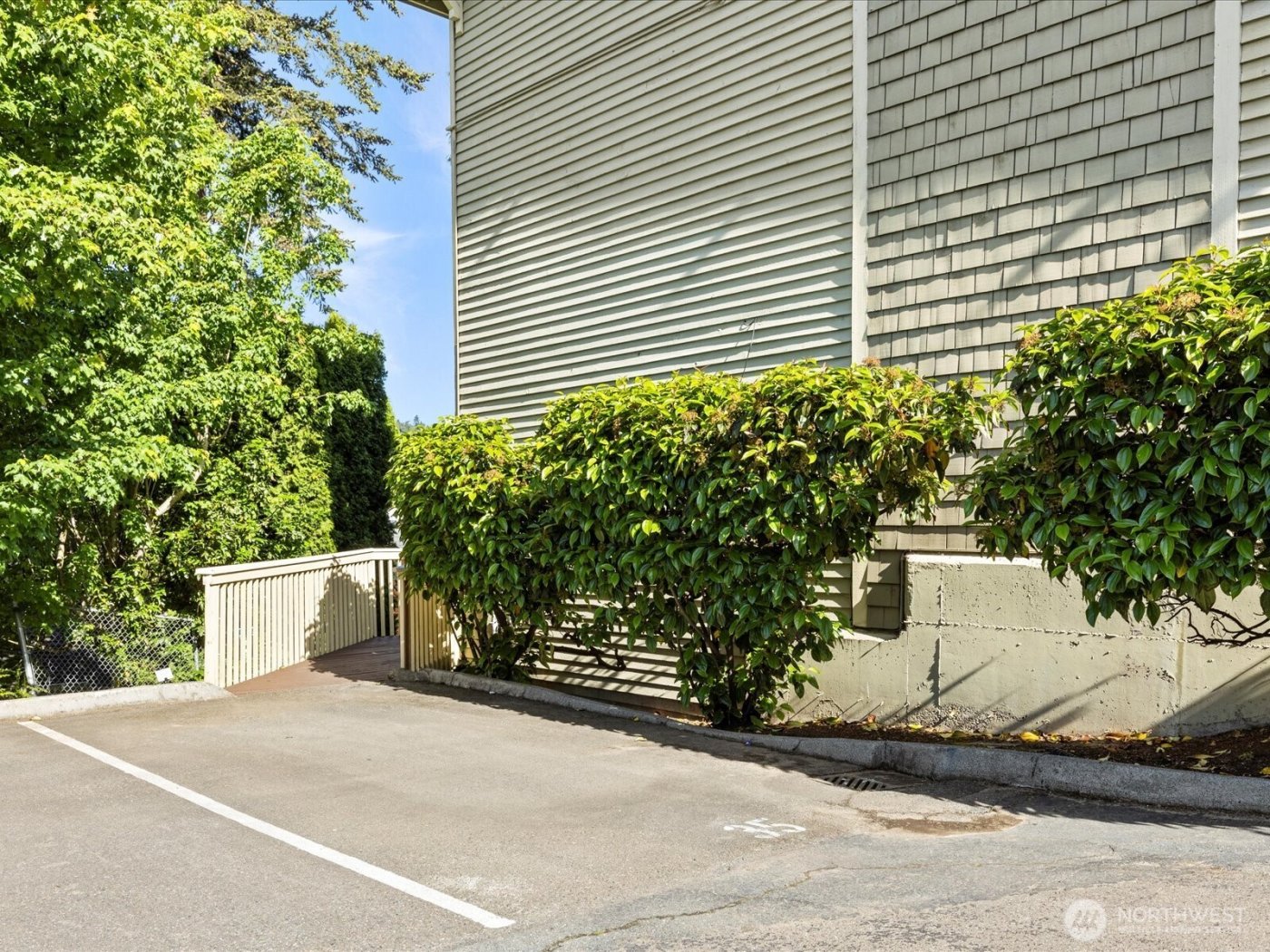 11807 100th Avenue NE #B101, Kirkland, WA 98034