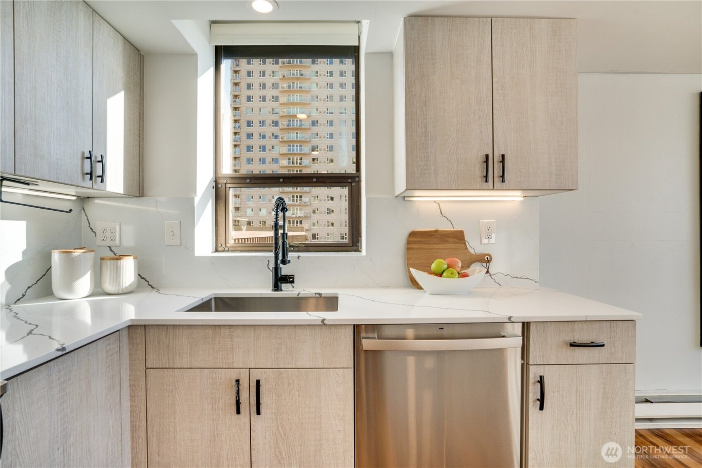 2621 2nd Avenue #706, Seattle, WA 98121