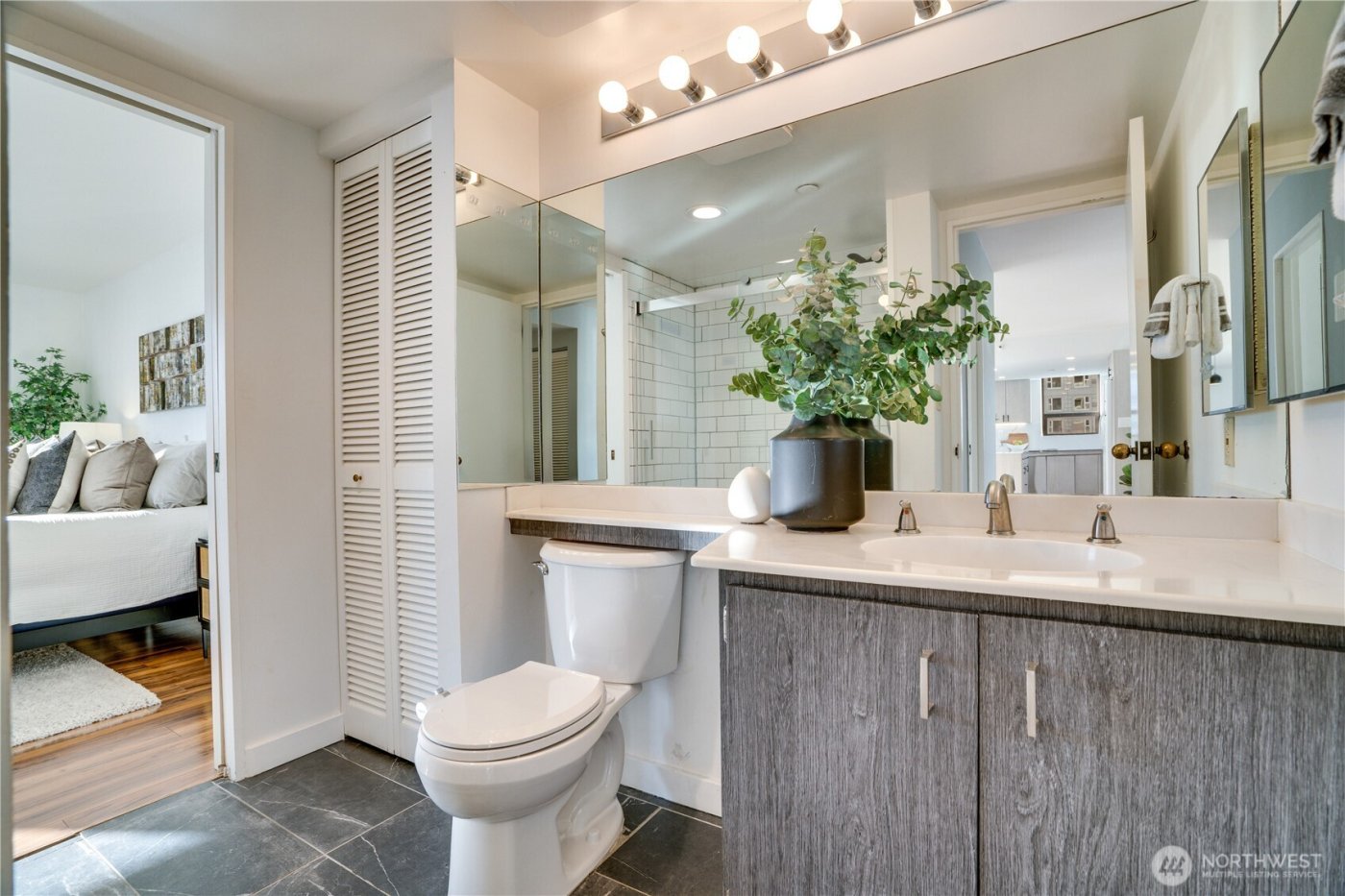 2621 2nd Avenue #706, Seattle, WA 98121