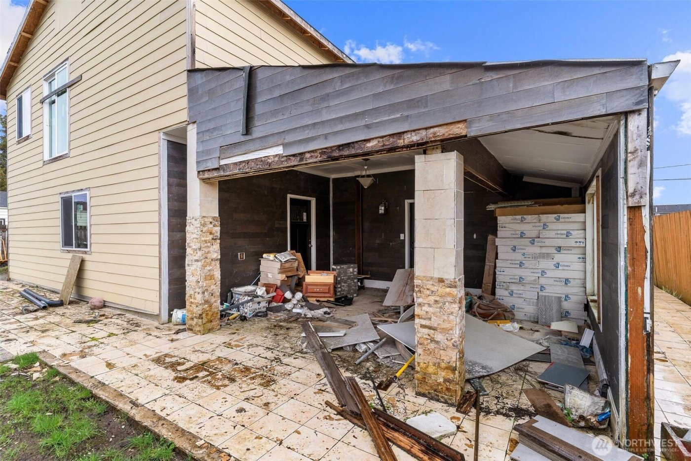 1009 5th Avenue SW, Puyallup, WA 98371