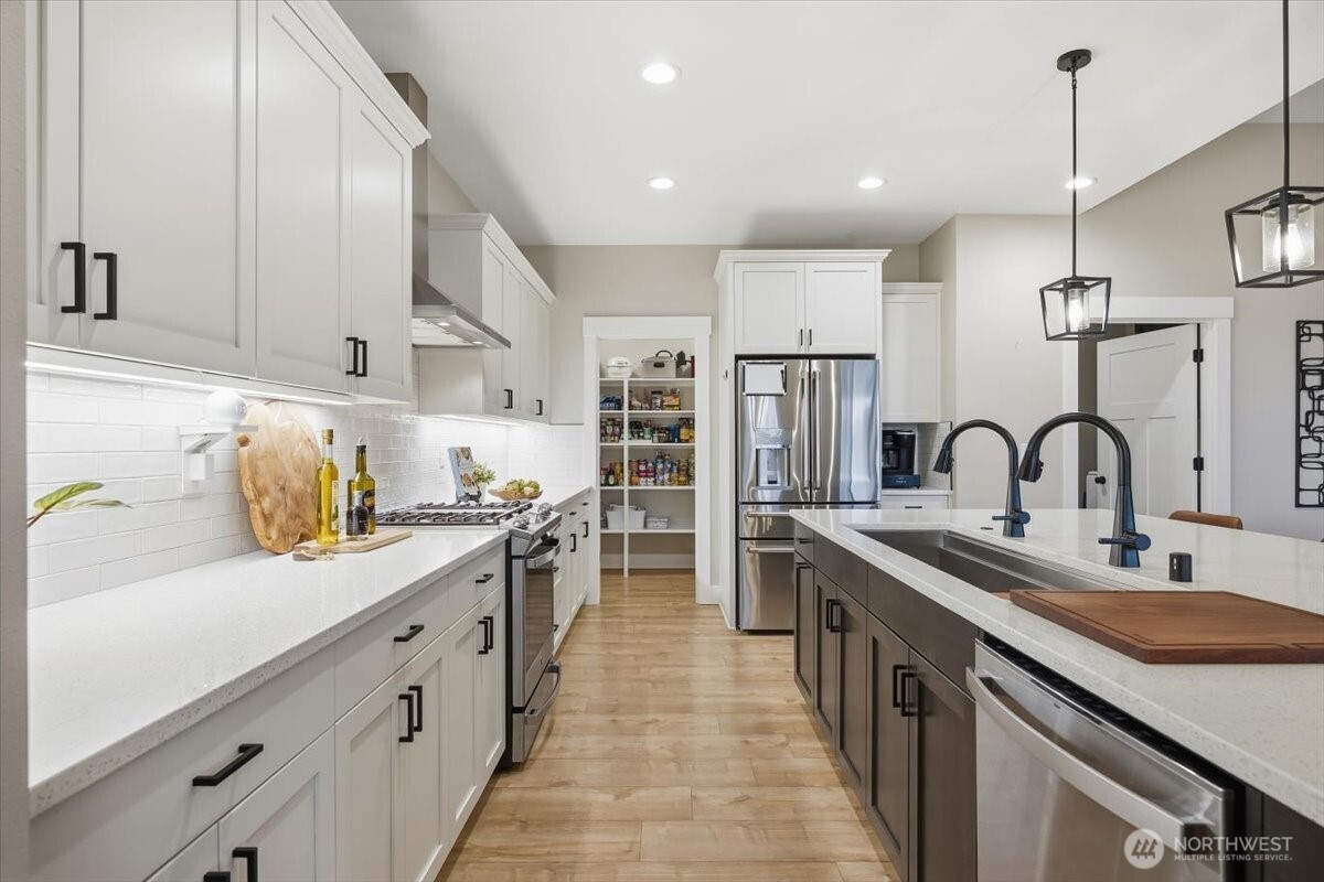 6915 Lamb Ct , Pasco, WA 99301