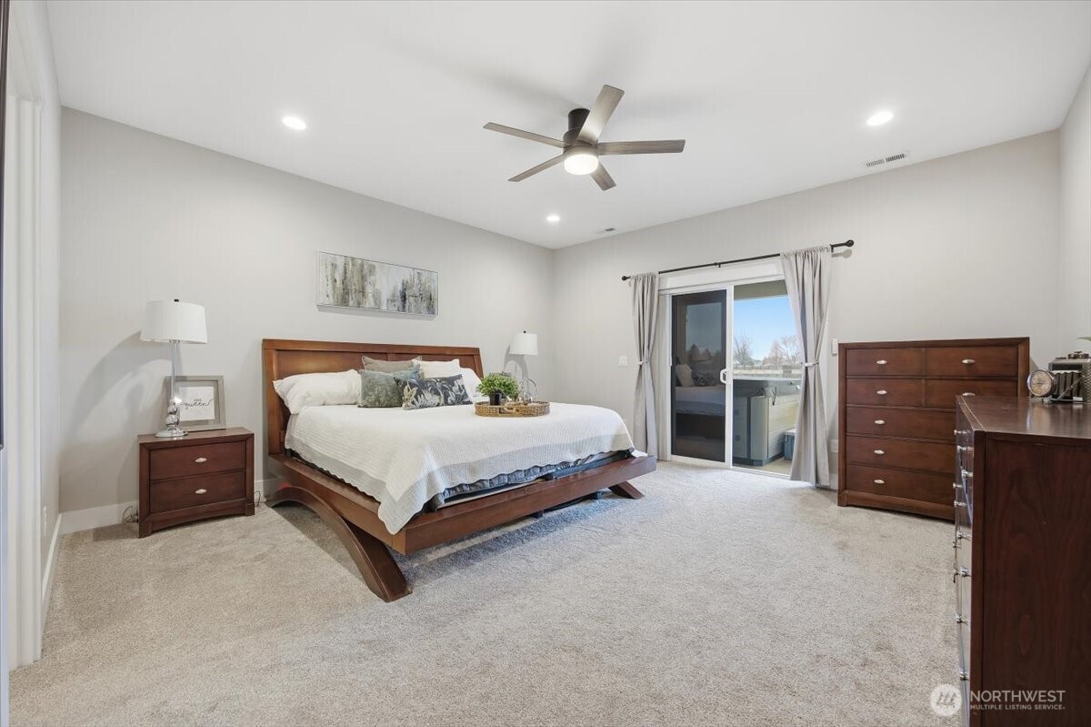 6915 Lamb Ct , Pasco, WA 99301