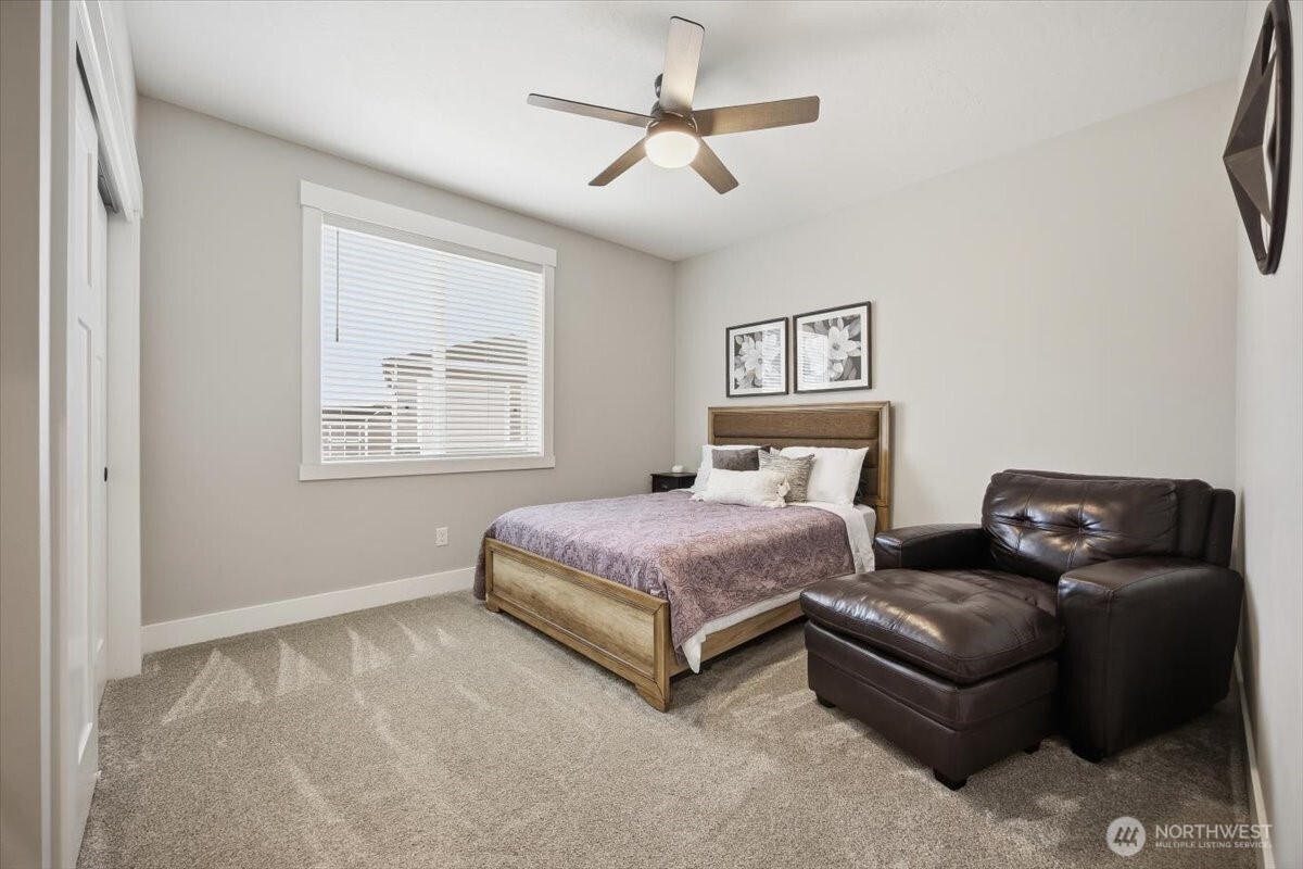 6915 Lamb Ct , Pasco, WA 99301