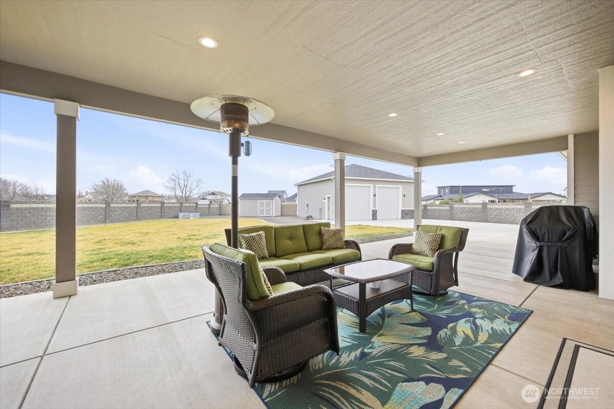 6915 Lamb Ct , Pasco, WA 99301