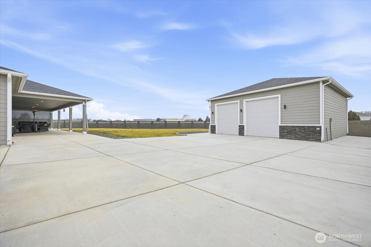 6915 Lamb Ct , Pasco, WA 99301