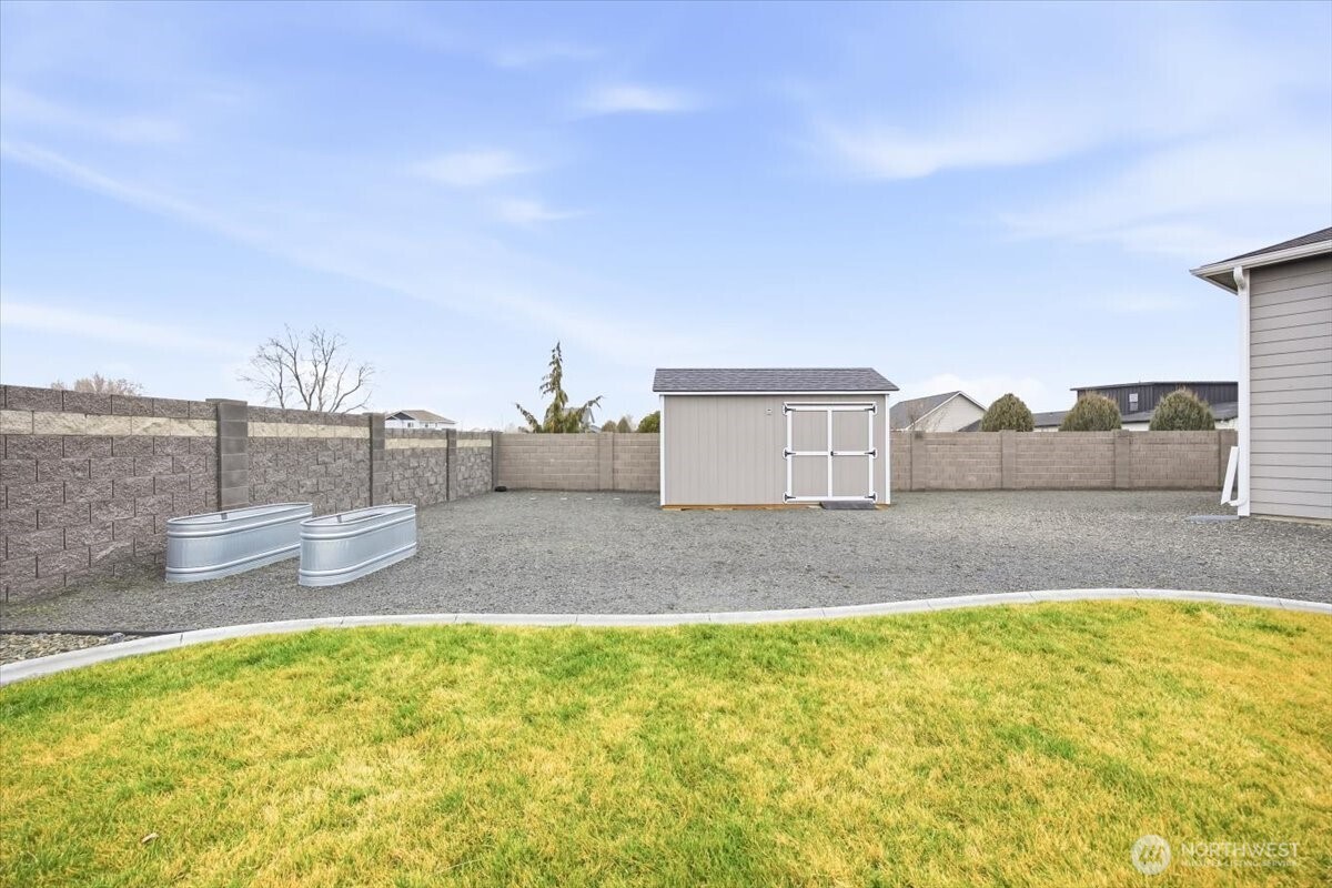 6915 Lamb Ct , Pasco, WA 99301