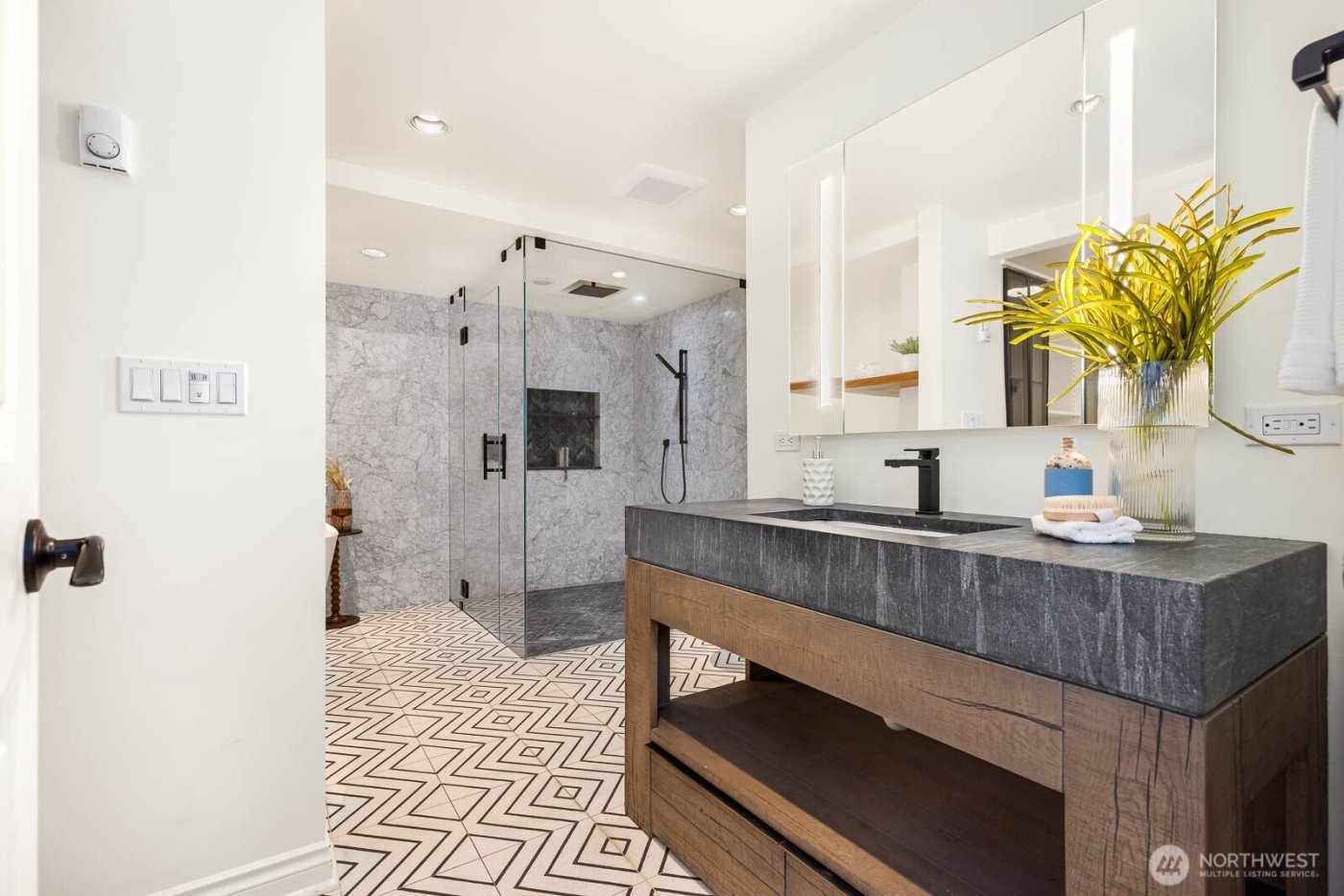 11753 Lakeside Ave NE , Seattle, WA 98125