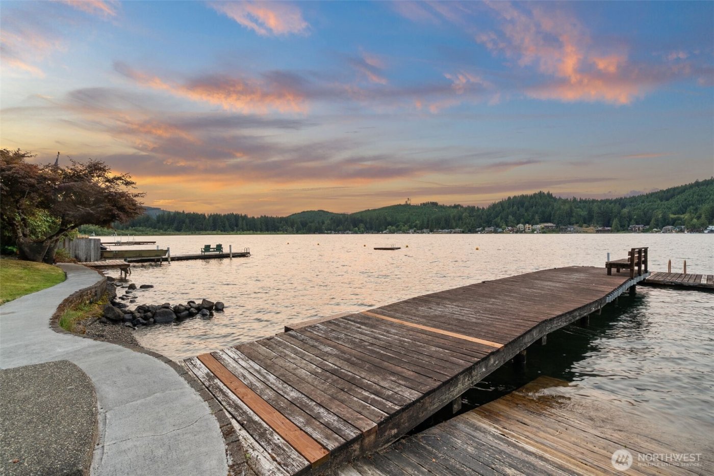 545 Summit Lake Shore Road NW, Olympia, WA 98502