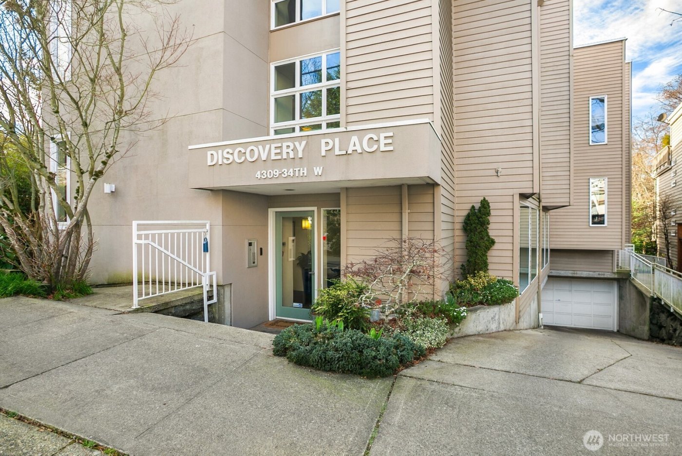4309 34th Avenue W #103, Seattle, WA 98199
