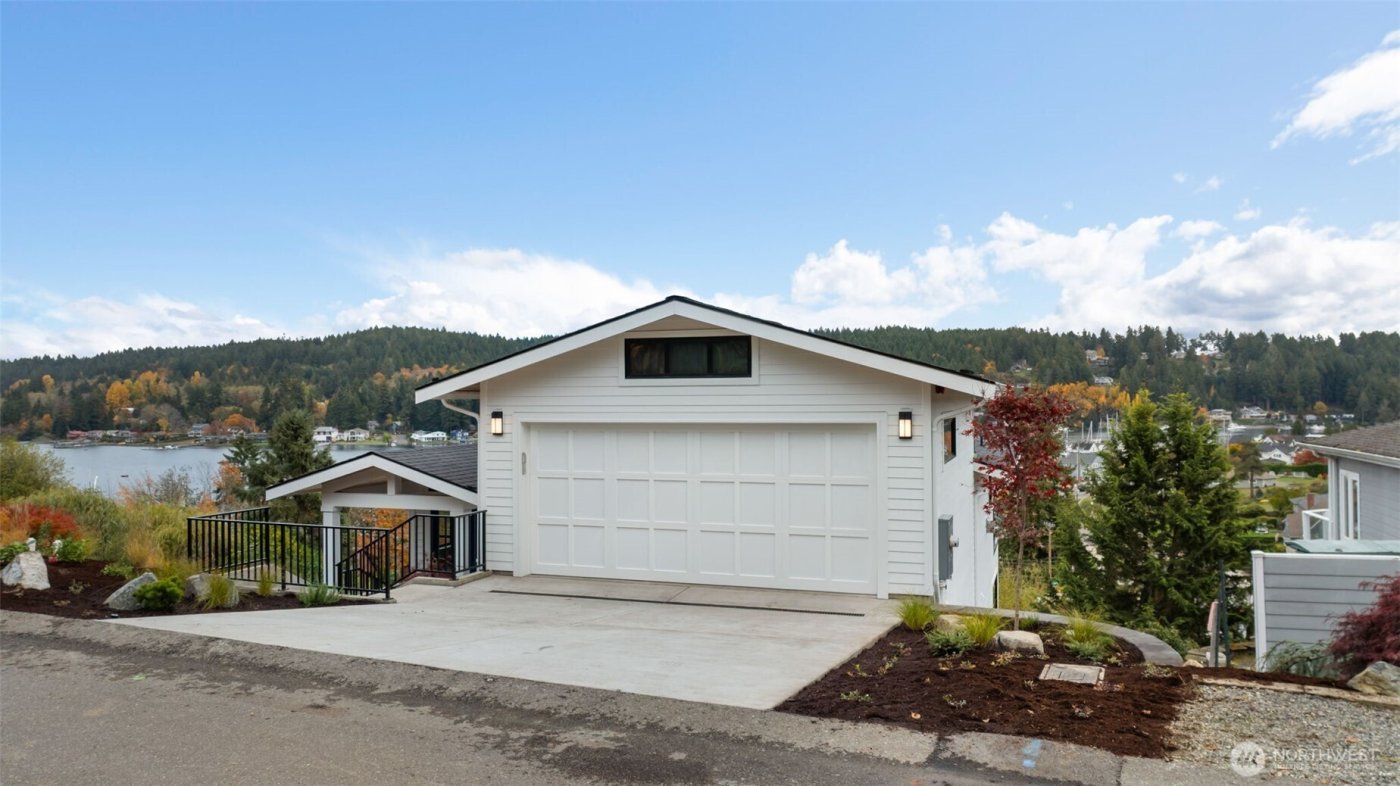 8307 Bayridge Avenue , Gig Harbor, WA 98332