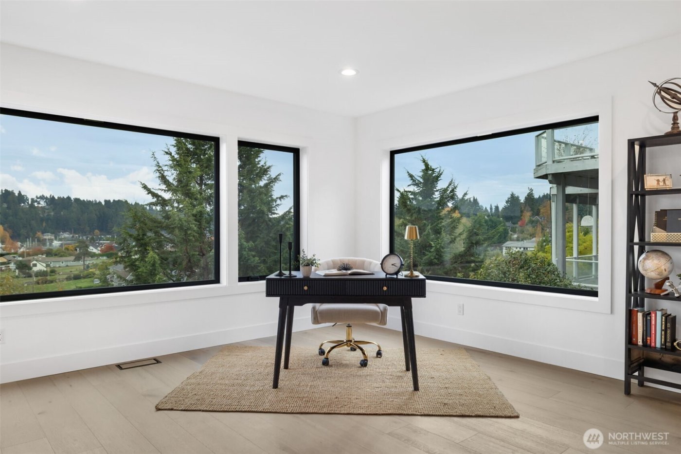 8307 Bayridge Avenue , Gig Harbor, WA 98332