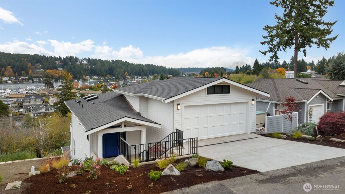 8307 Bayridge Avenue , Gig Harbor, WA 98332