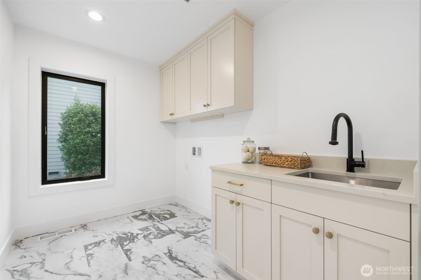 8307 Bayridge Avenue , Gig Harbor, WA 98332