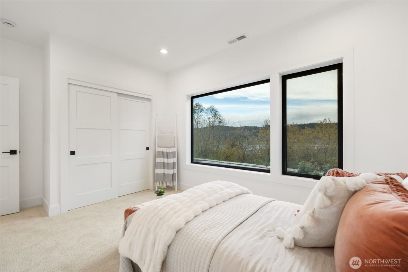 8307 Bayridge Avenue , Gig Harbor, WA 98332