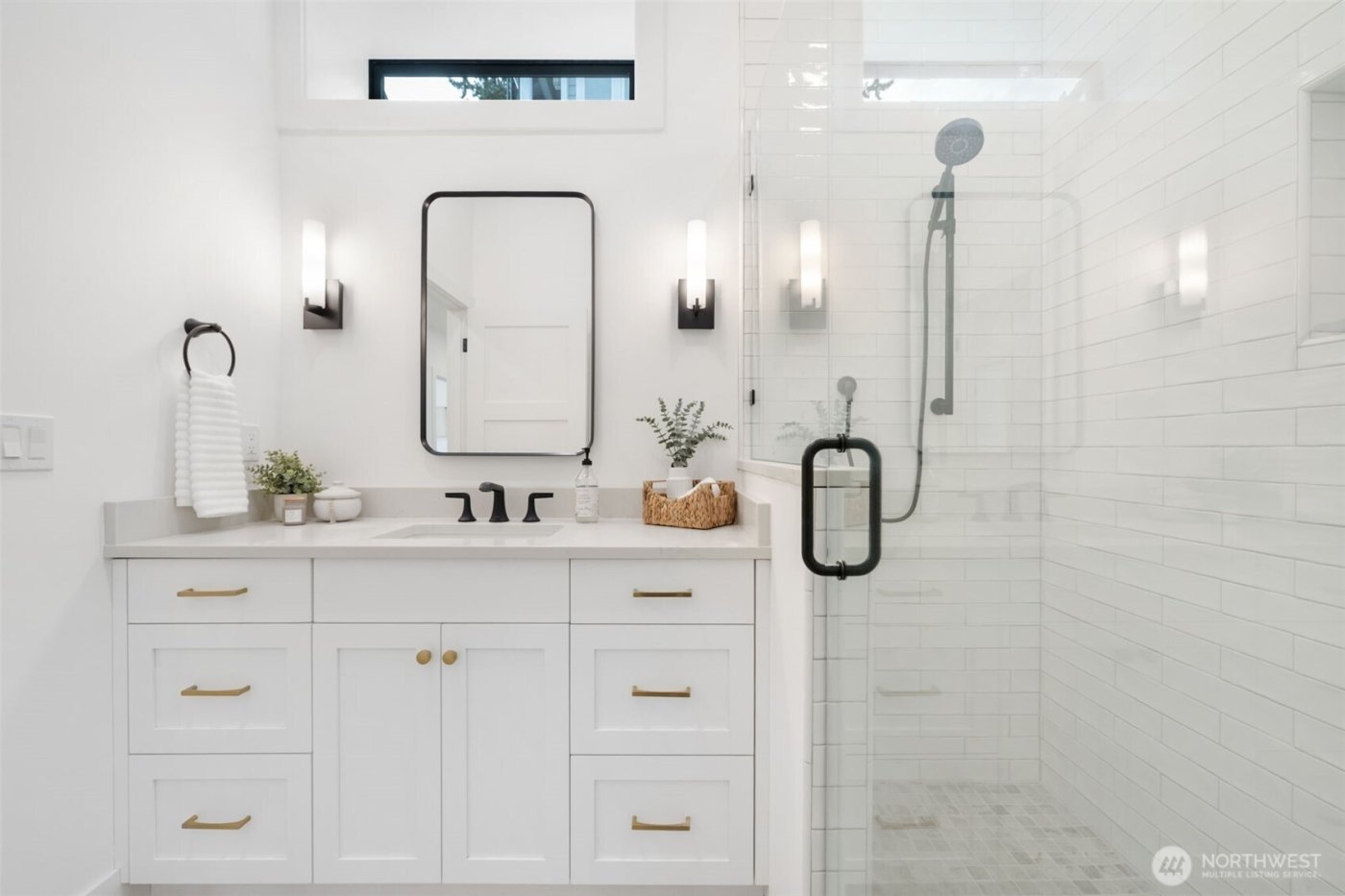 8307 Bayridge Avenue , Gig Harbor, WA 98332