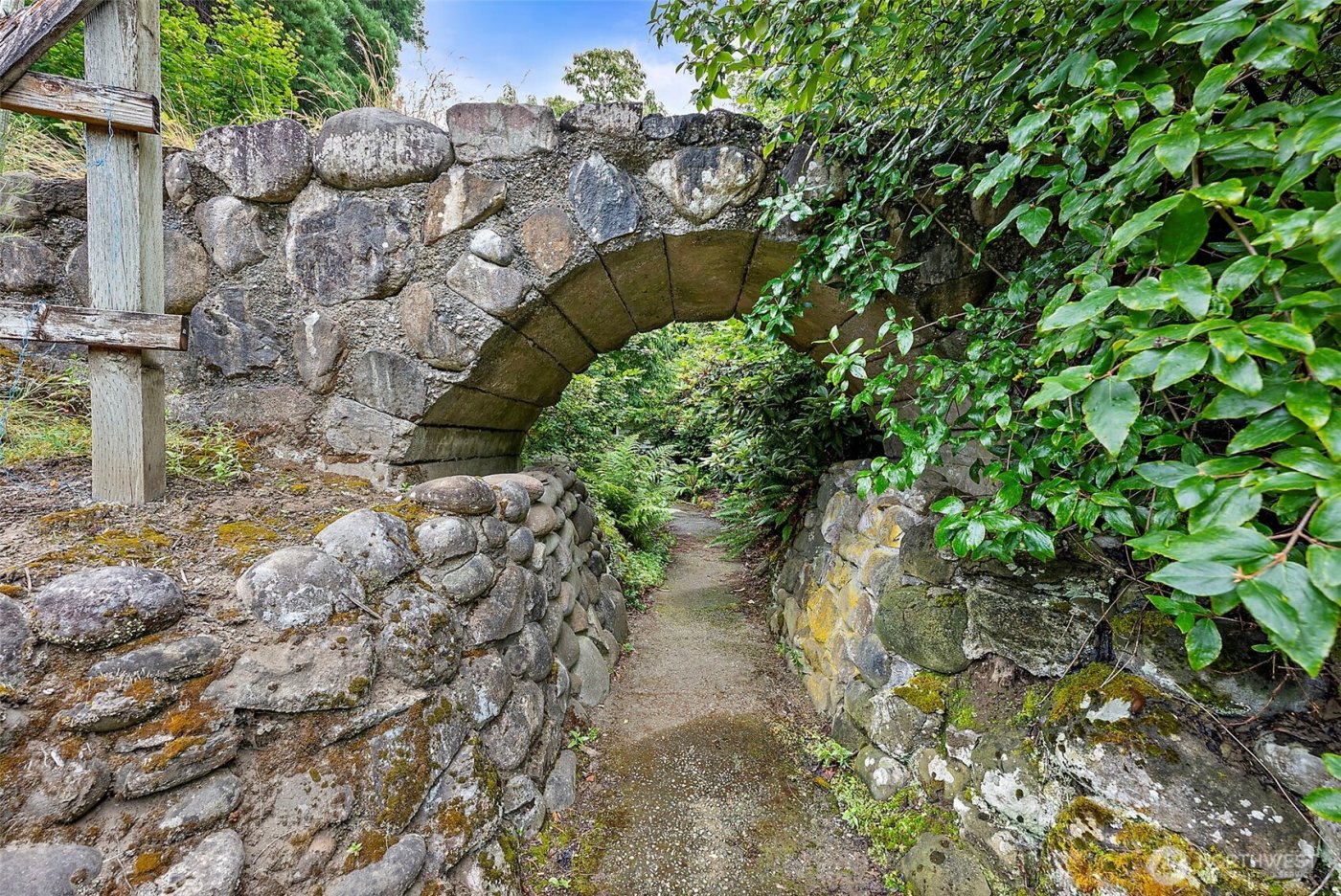 8813 Old Highway 99 SE, Tumwater, WA 98501