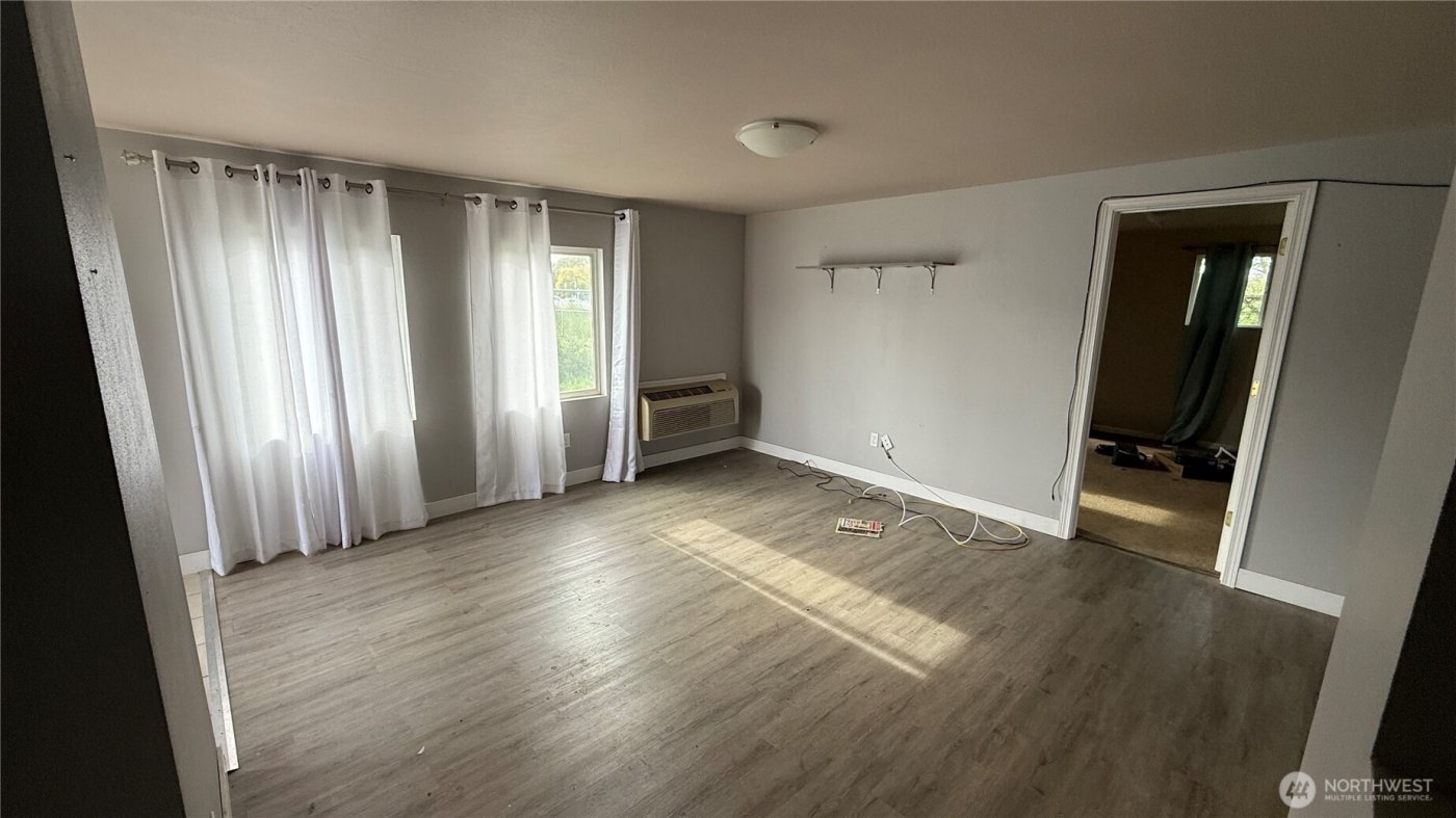 47 SE 10th Street , College Place, WA 99324