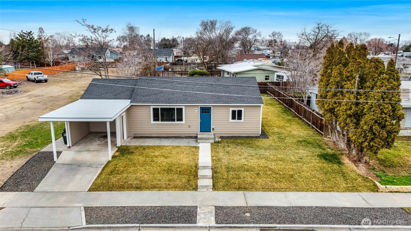 3120 W Lakeside Drive , Moses Lake, WA 98837