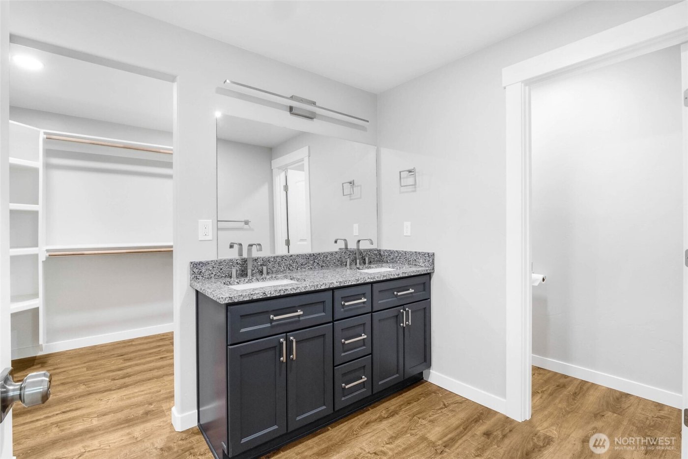 3120 W Lakeside Drive , Moses Lake, WA 98837