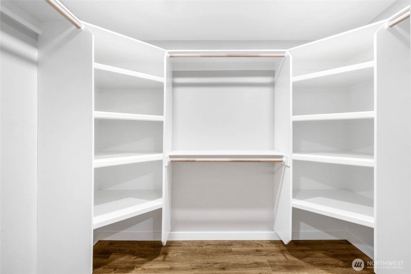 3120 W Lakeside Drive , Moses Lake, WA 98837