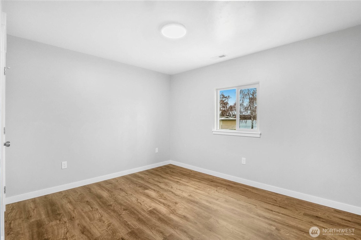 3120 W Lakeside Drive , Moses Lake, WA 98837