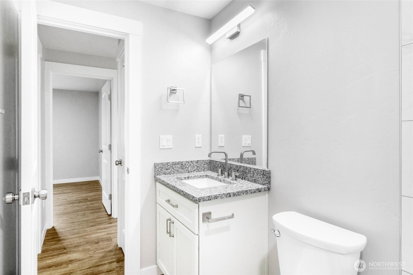 3120 W Lakeside Drive , Moses Lake, WA 98837