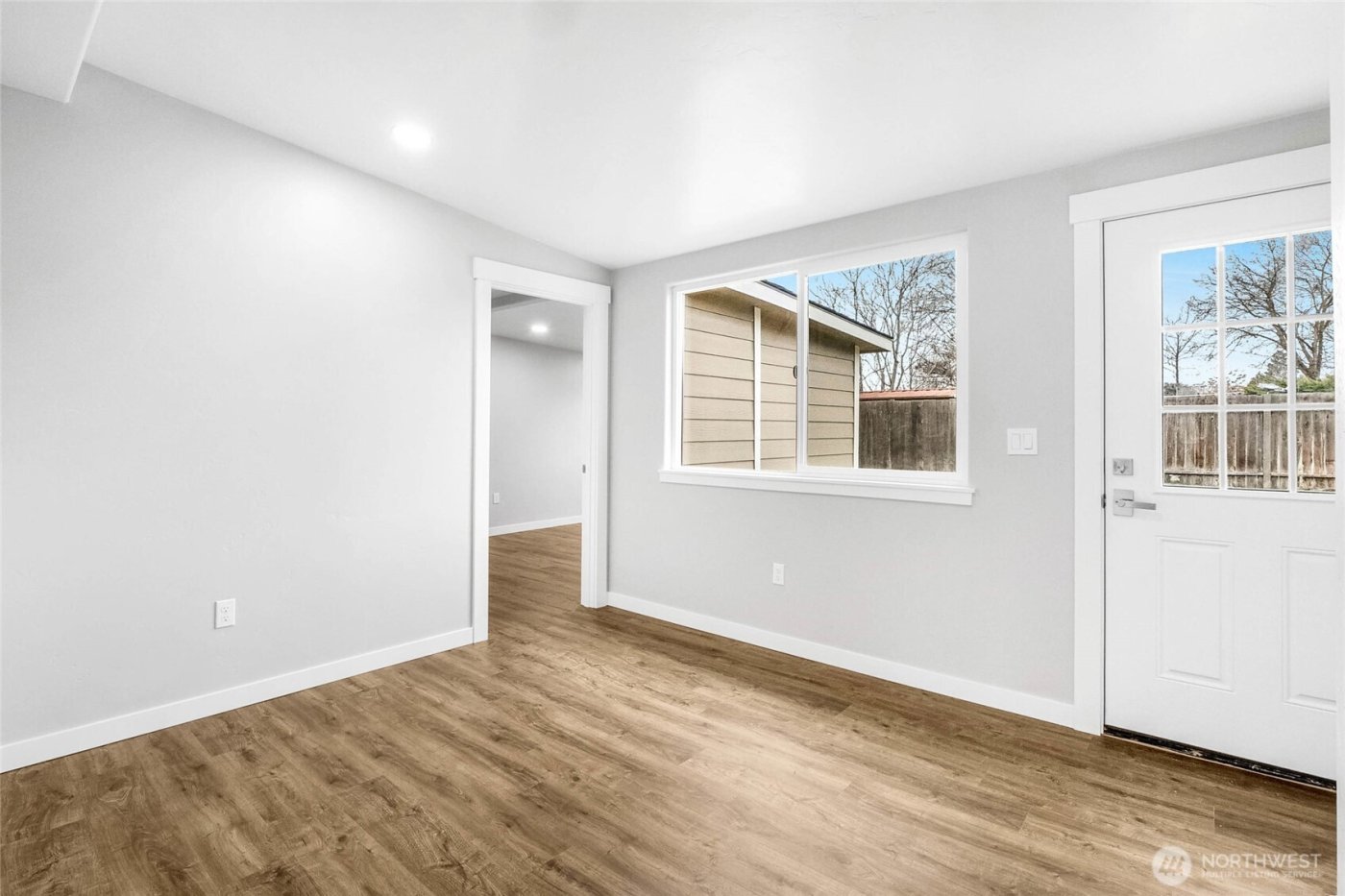 3120 W Lakeside Drive , Moses Lake, WA 98837