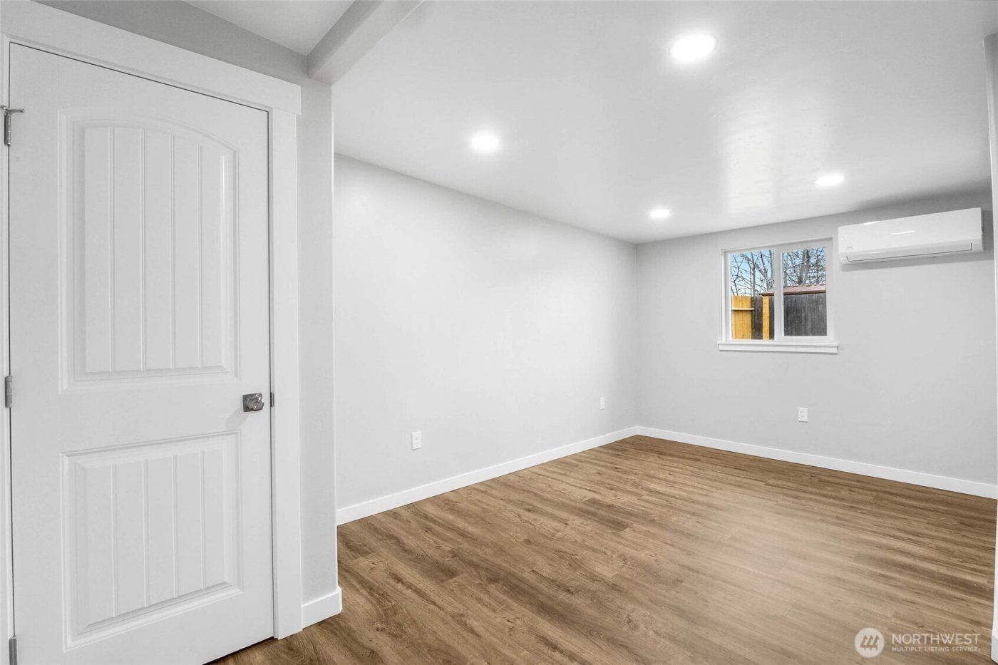 3120 W Lakeside Drive , Moses Lake, WA 98837