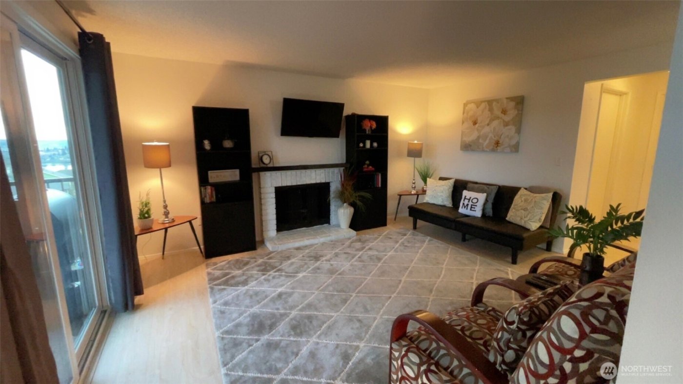 3400 Narrows View Lane NE #204, Bremerton, WA 98310