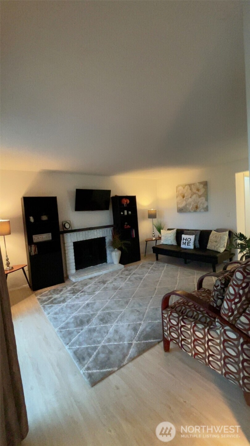 3400 Narrows View Lane NE #204, Bremerton, WA 98310