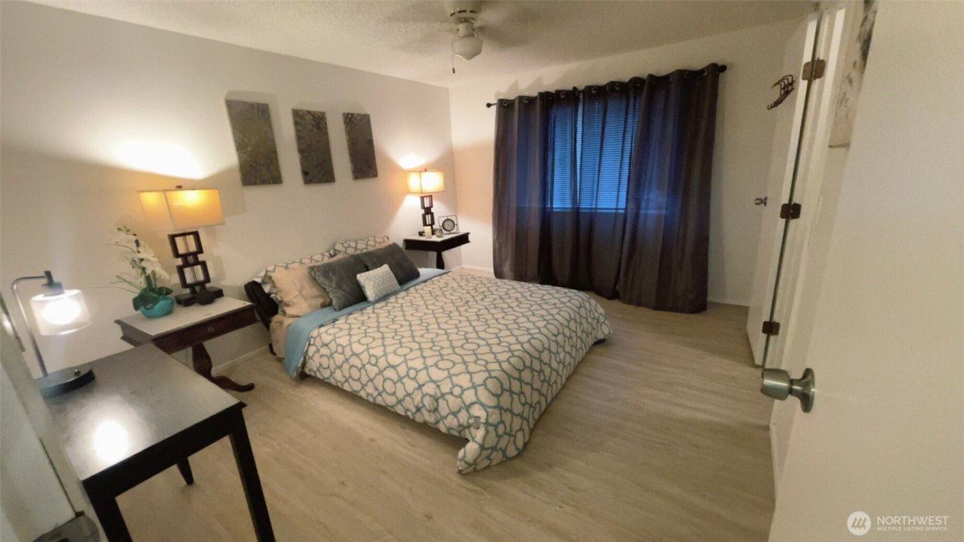 3400 Narrows View Lane NE #204, Bremerton, WA 98310