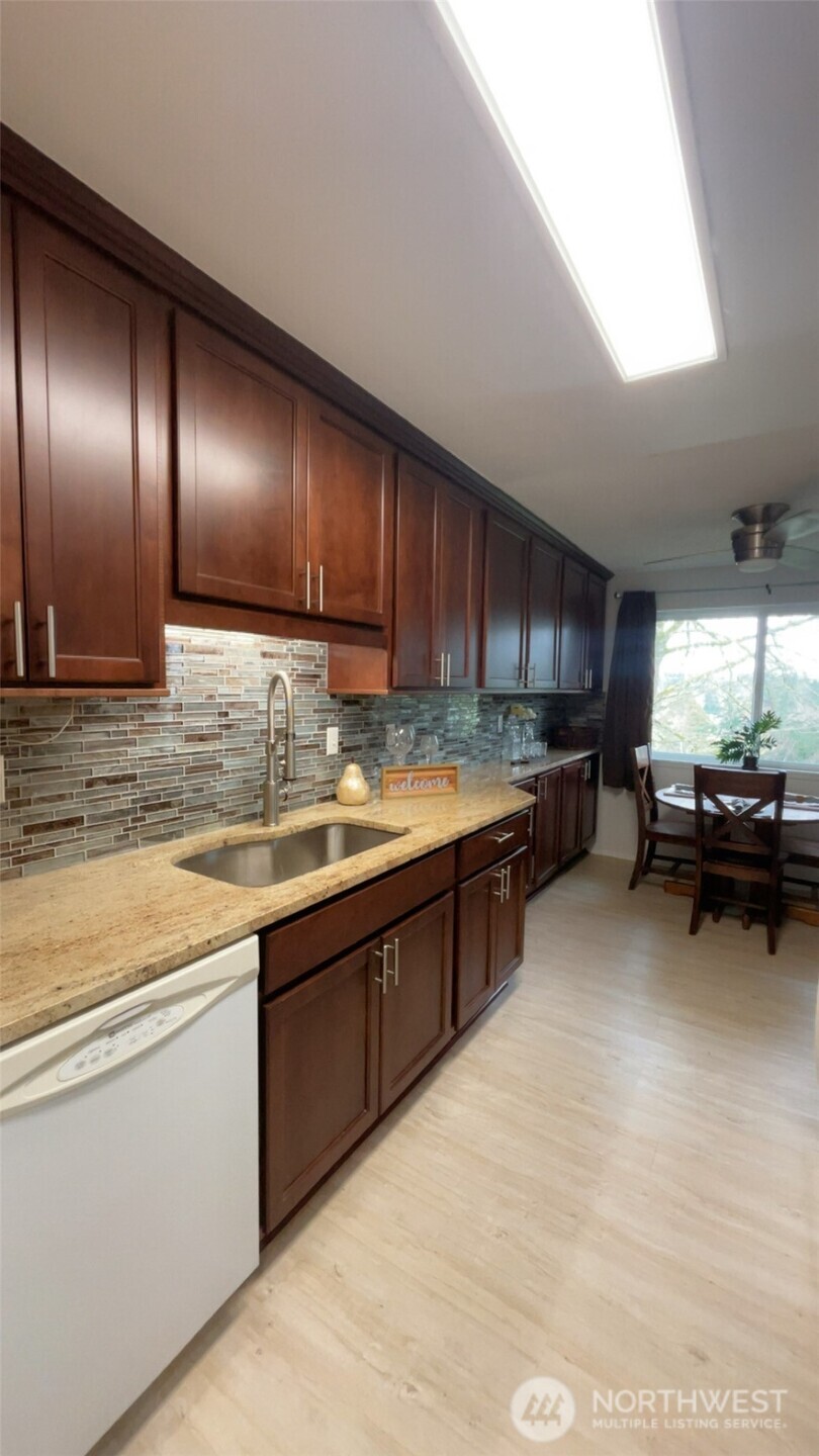 3400 Narrows View Lane NE #204, Bremerton, WA 98310