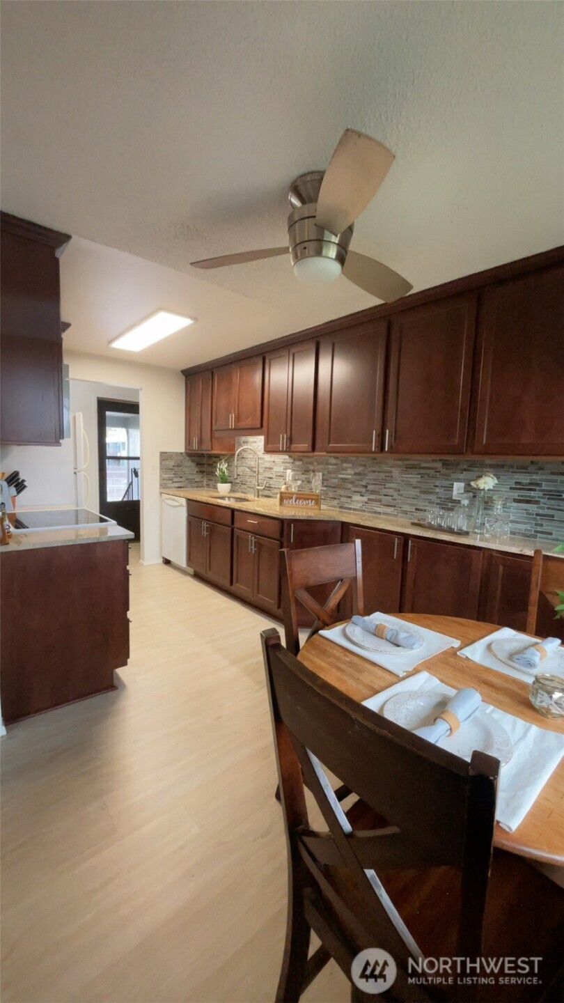 3400 Narrows View Lane NE #204, Bremerton, WA 98310