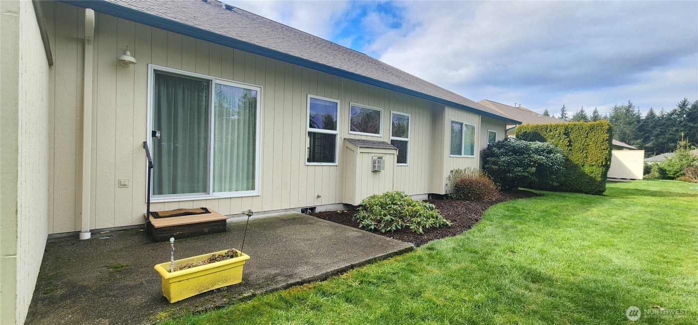 70 E Beaumont Dr #A, Shelton, WA 98584