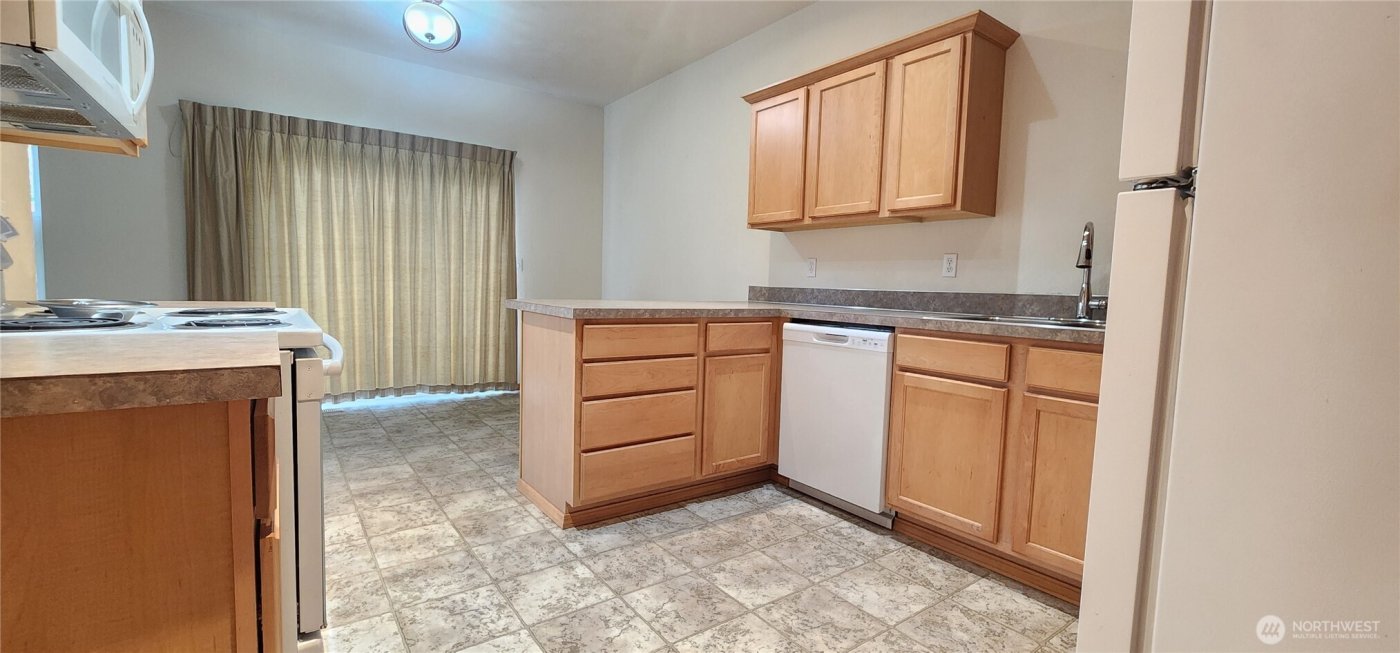 70 E Beaumont Dr #A, Shelton, WA 98584