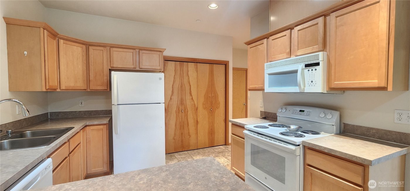 70 E Beaumont Dr #A, Shelton, WA 98584