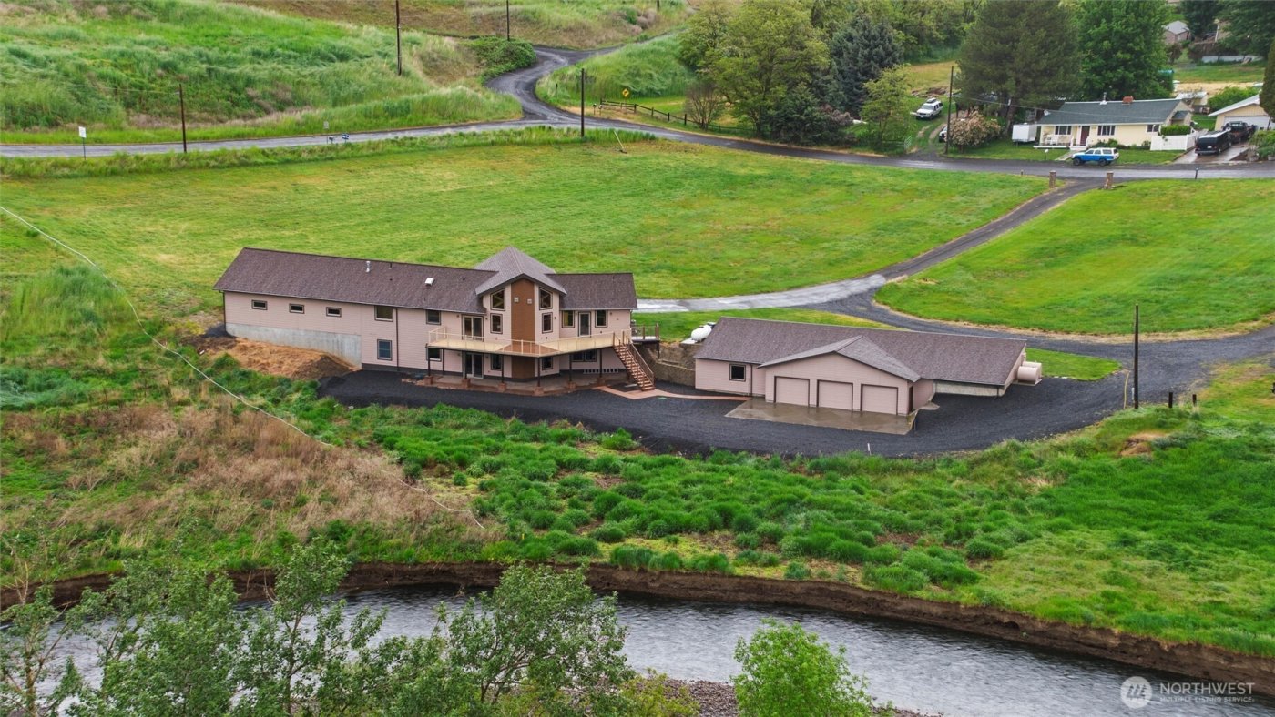 625 N Willow , Dayton, WA 99328