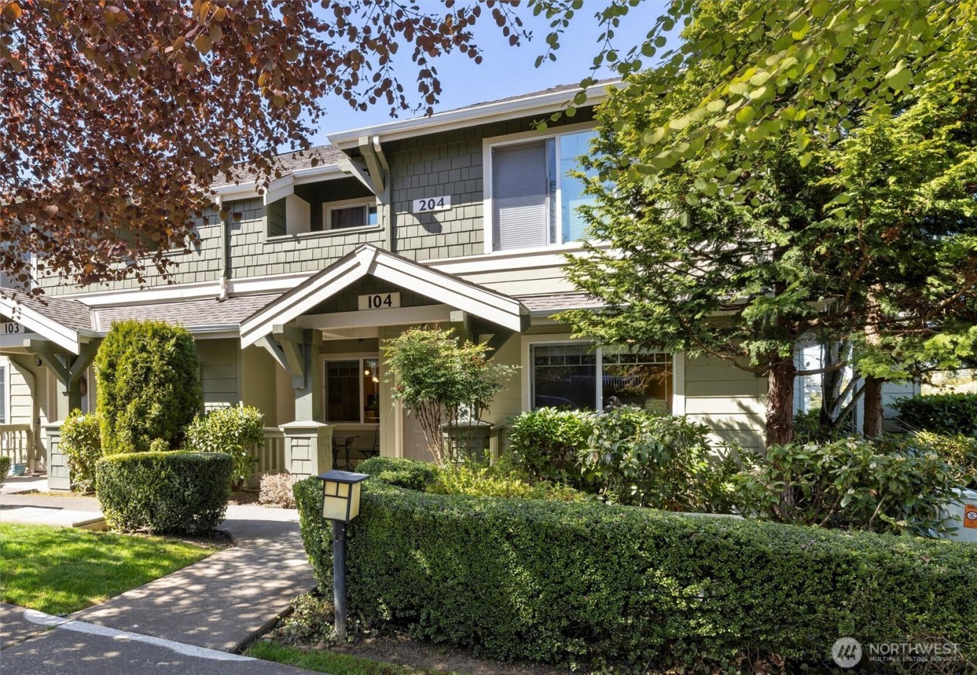 1981 24th Avenue NE #104, Issaquah, WA 98029