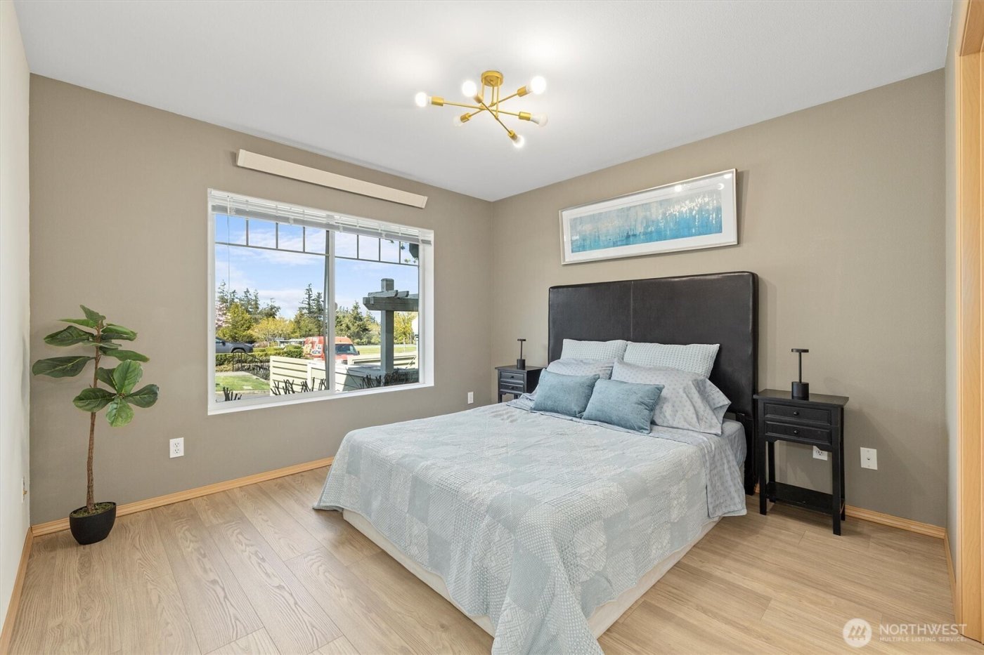 1981 24th Avenue NE #104, Issaquah, WA 98029