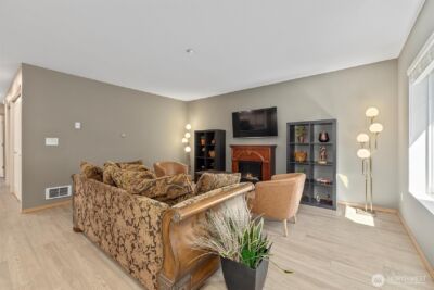 1981 24th Avenue NE #104, Issaquah, WA 98029 - Photo 3