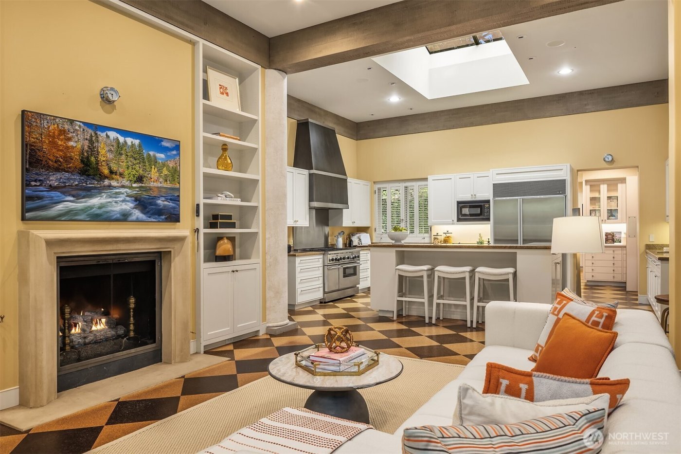 107 NW Highland Drive , Seattle, WA 98177