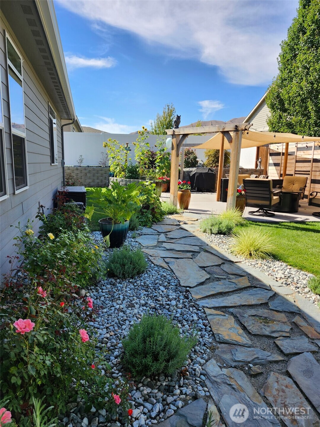 457 Whisper Place , Chelan, WA 98816