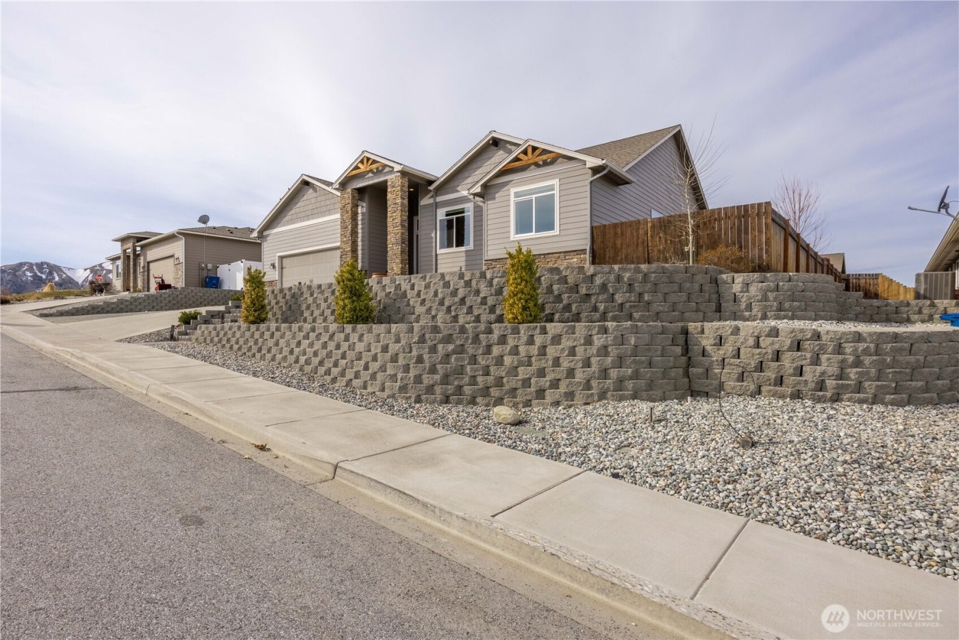 457 Whisper Place , Chelan, WA 98816