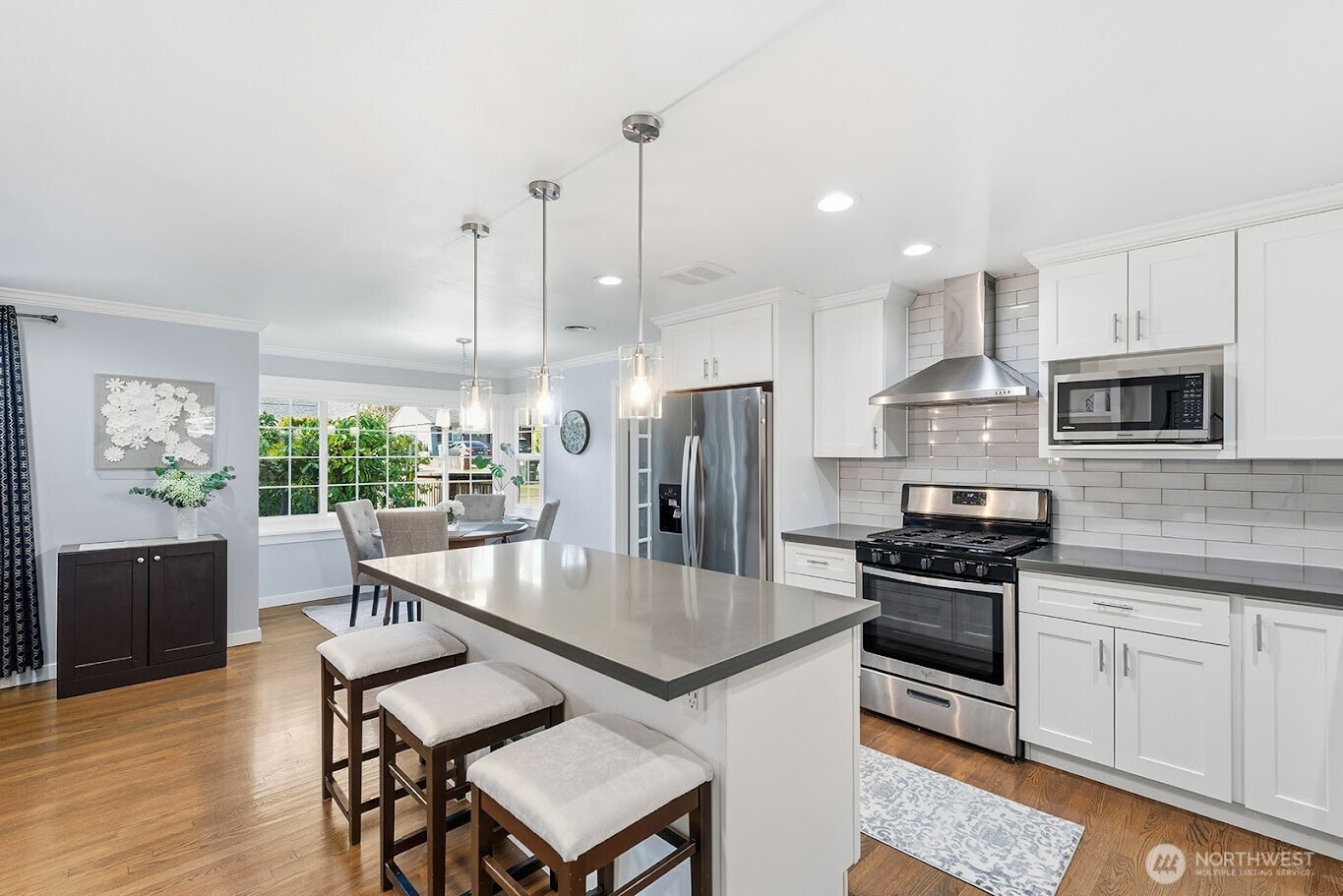 15812 30 Avenue NE, Shoreline, WA 98155