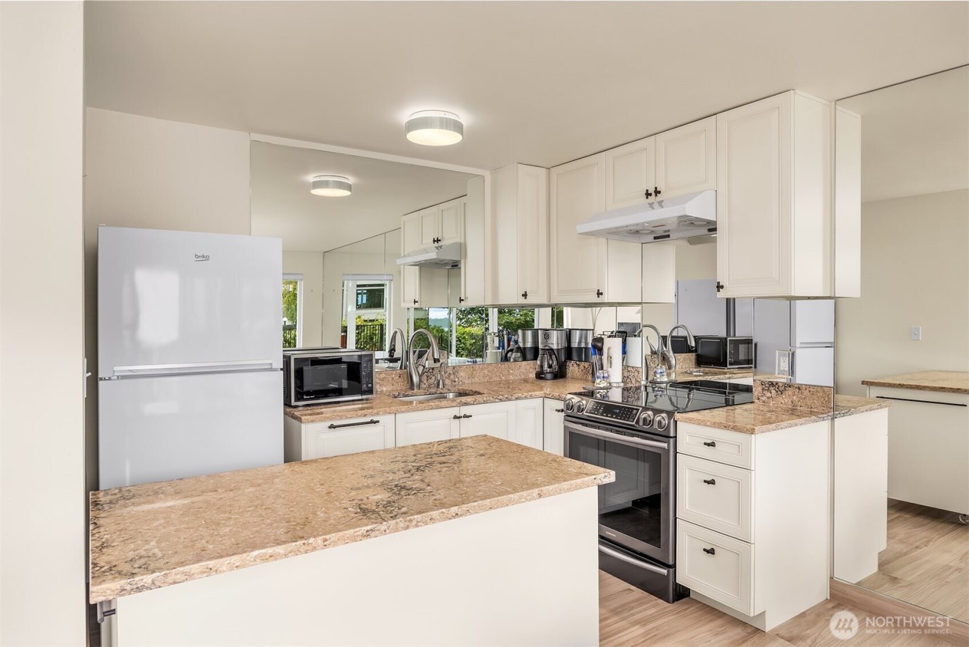 201 2nd Street S #103, Kirkland, WA 98033