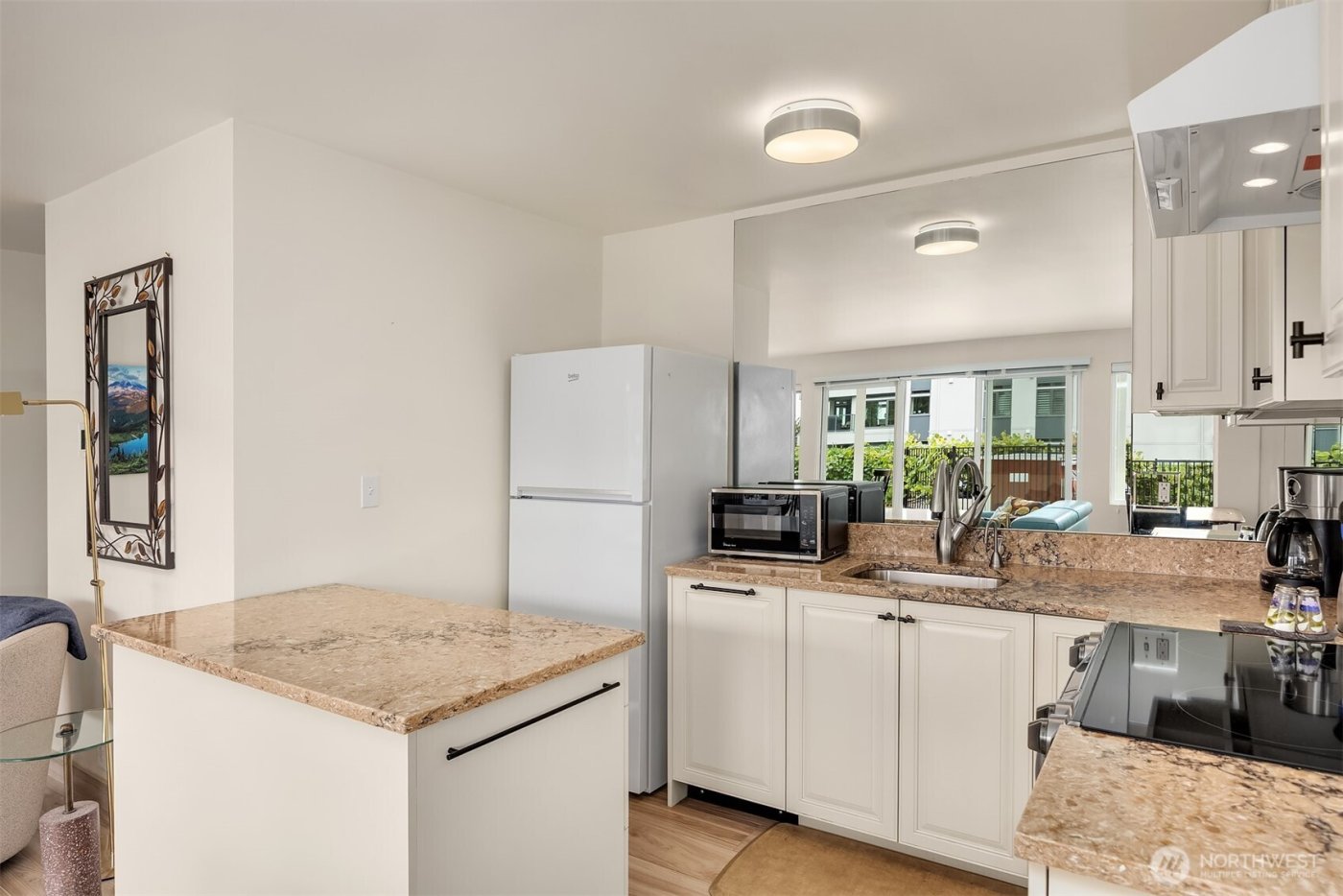 201 2nd Street S #103, Kirkland, WA 98033