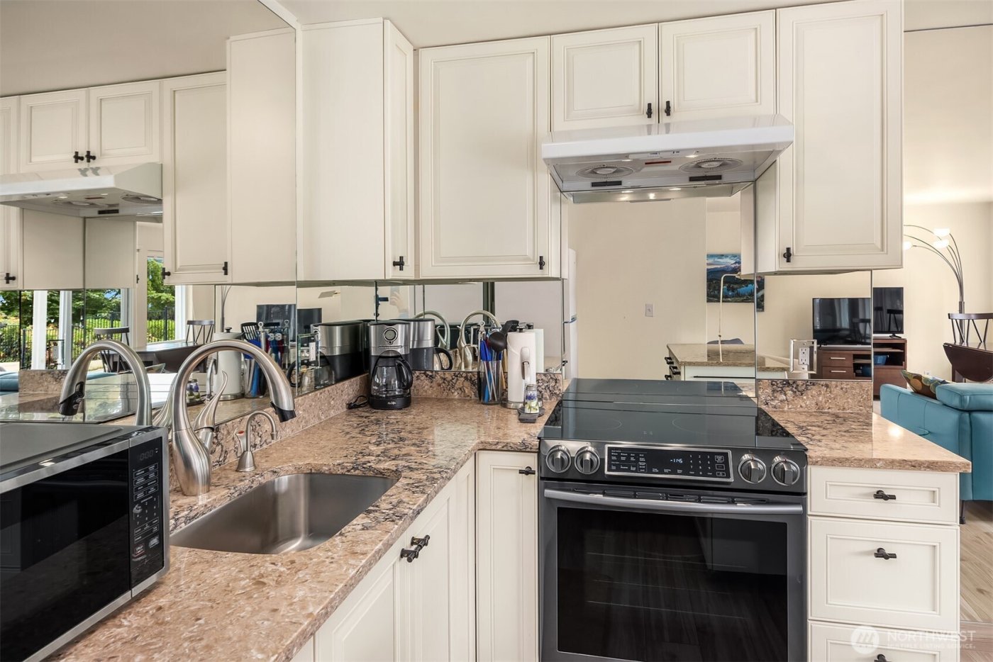 201 2nd Street S #103, Kirkland, WA 98033