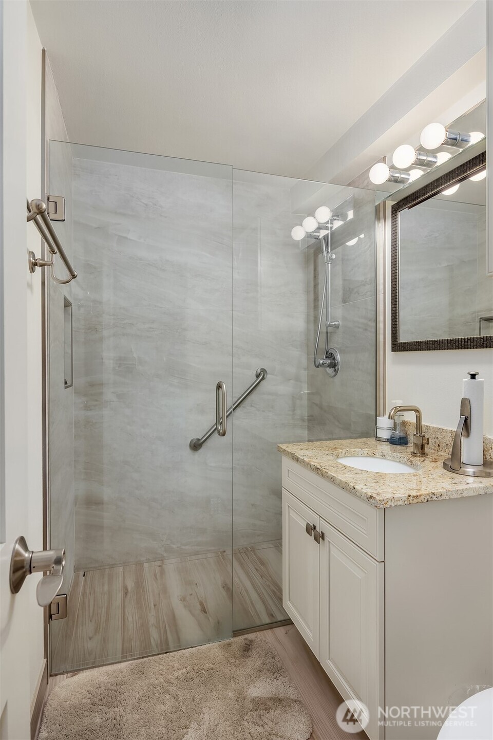 201 2nd Street S #103, Kirkland, WA 98033